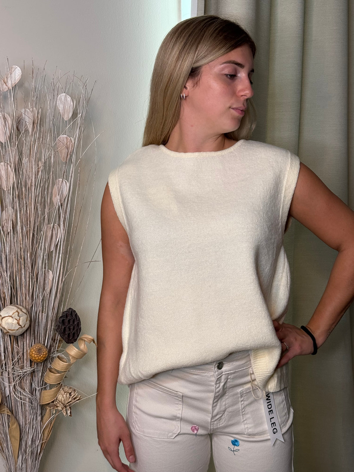 Pull sans manches écru dos noué 🤍