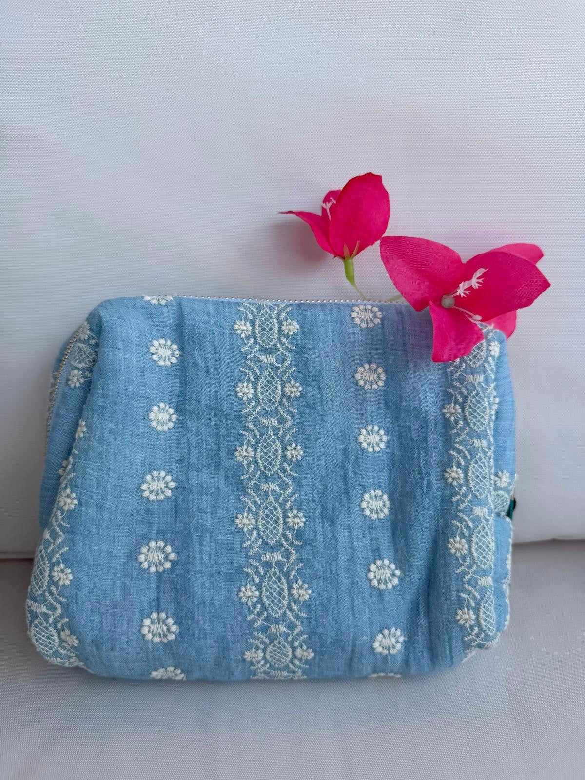 Trousse Matelassée “Amour” Bleue