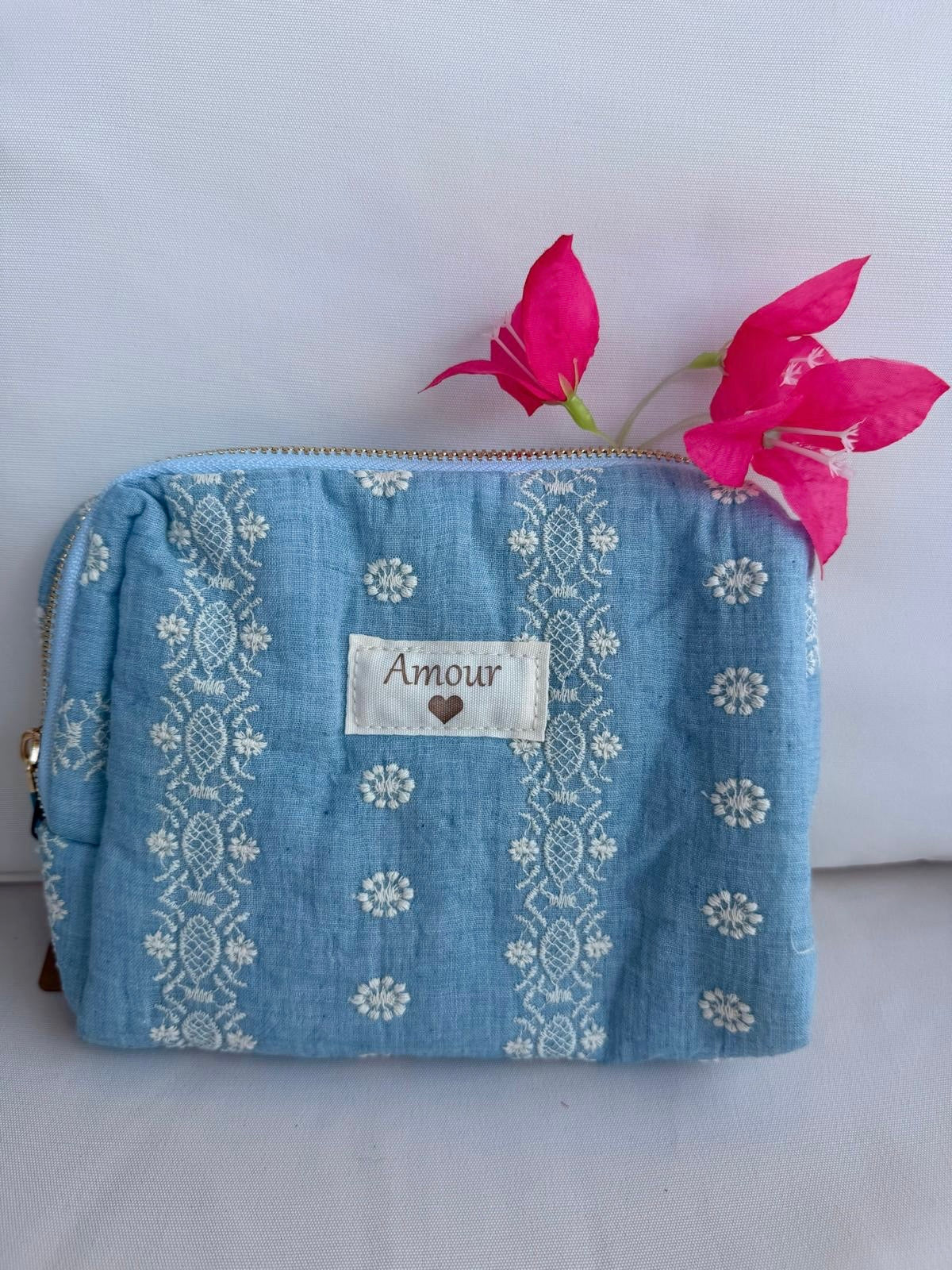Trousse Matelassée “Amour” Bleue