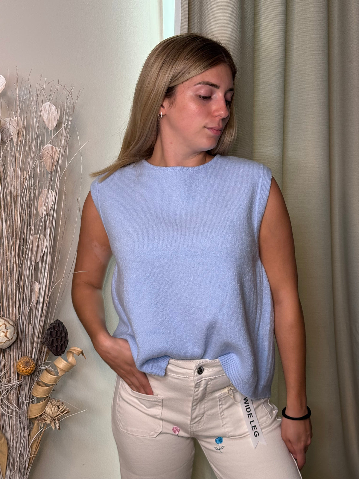 Pull sans manches écru dos noué 🤍